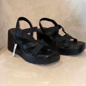 Torrid Strappy Black Platform Heels 9.5 W NEW WITH TAGS!
